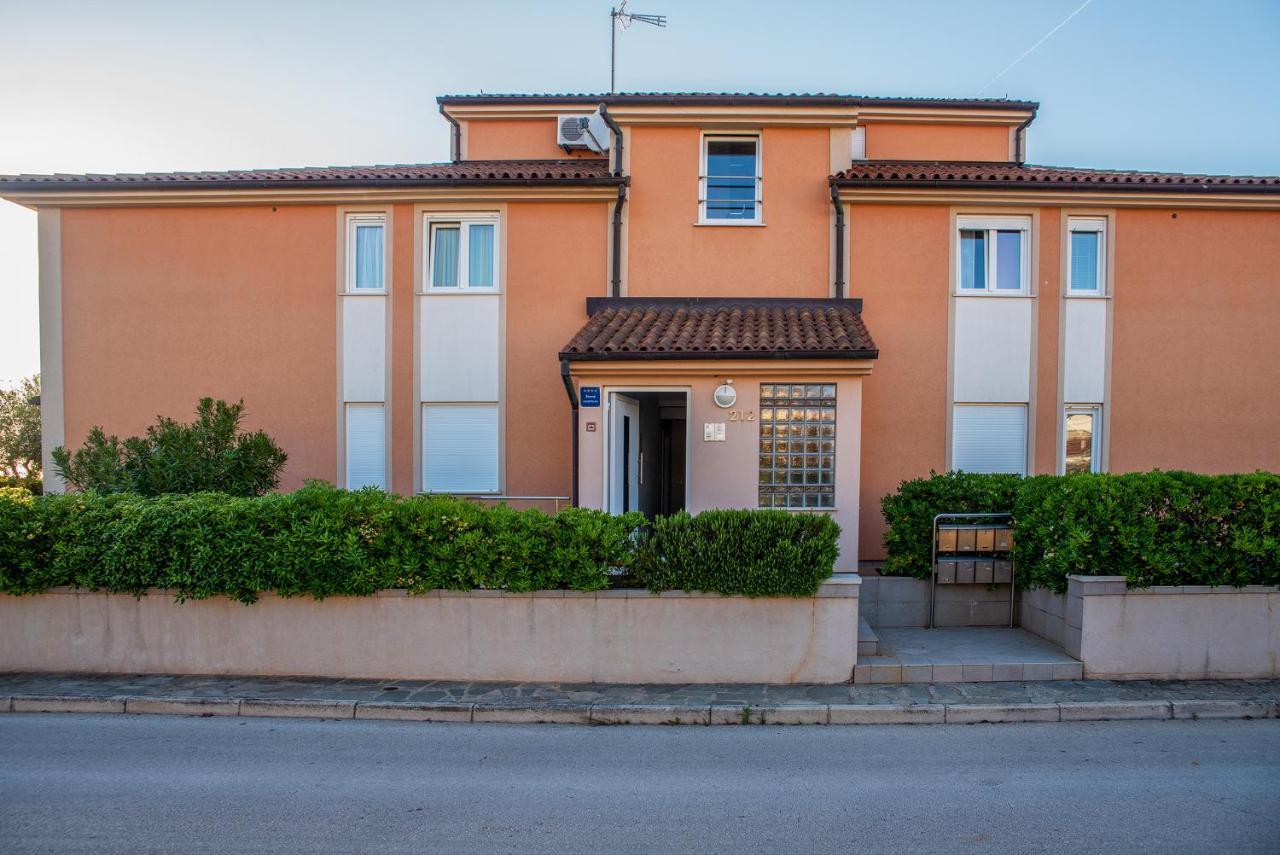 Apartman Maksim Banjole Exterior foto